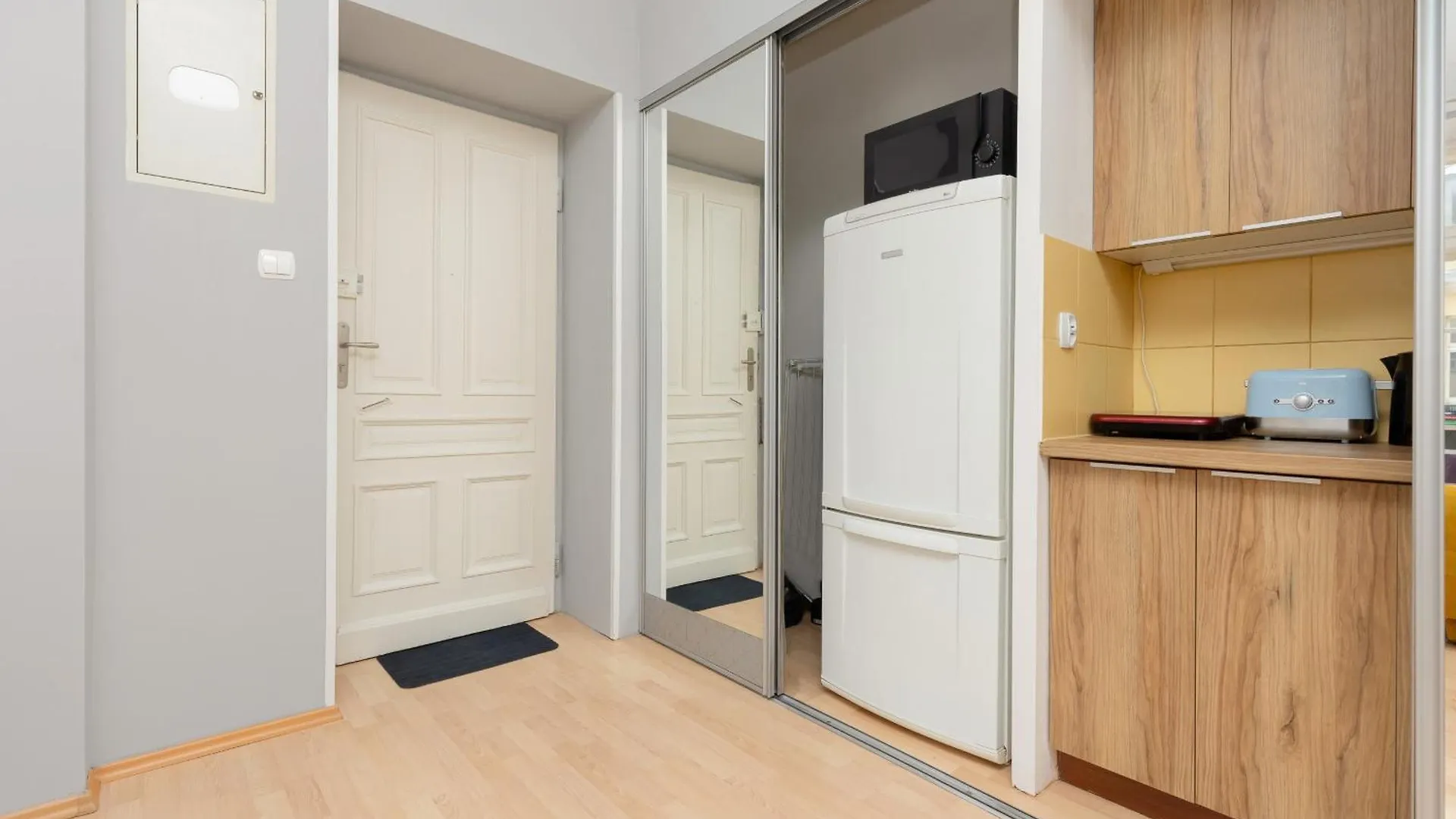 Sunny Studio Lwowska Street Metro By Noclegi Renters Warsaw