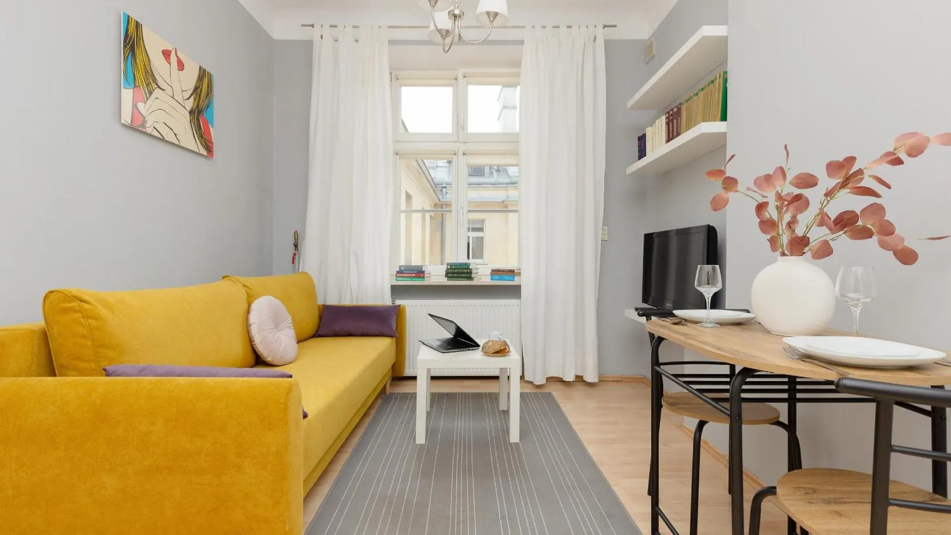 Sunny Studio Lwowska Street Metro By Noclegi Renters Varšava