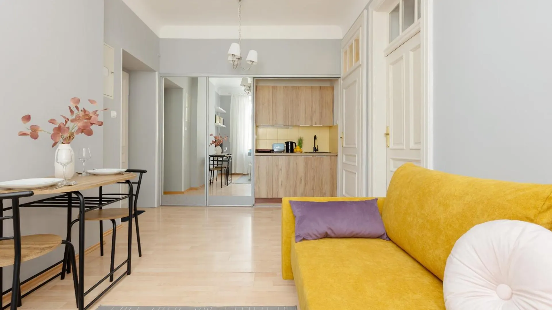 Sunny Studio Lwowska Street Metro By Noclegi Renters Varšava 0*,
